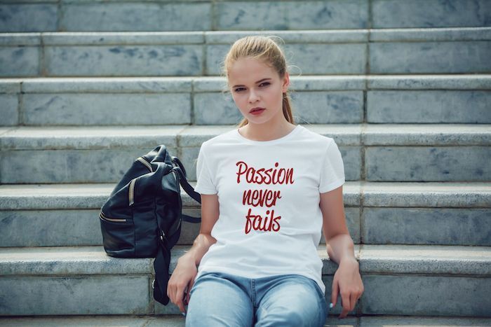 Футболка жіноча "Passion Never Fails" HH-17 фото