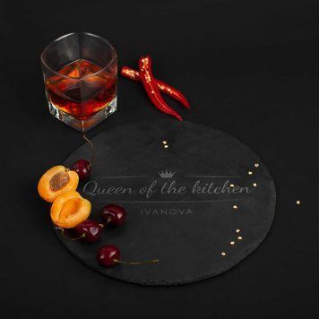 Піднос з сланцю "Queen of the kitchen" 24 см персоналізована BD-sl-05 фото